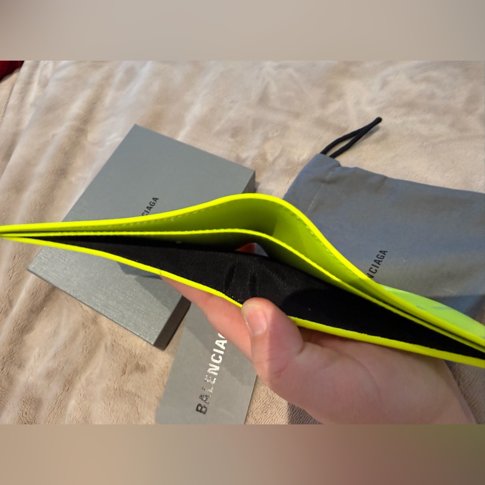 Balenciaga Neon green Repeating Logo Bifold Wallet - Picture 5 of 9